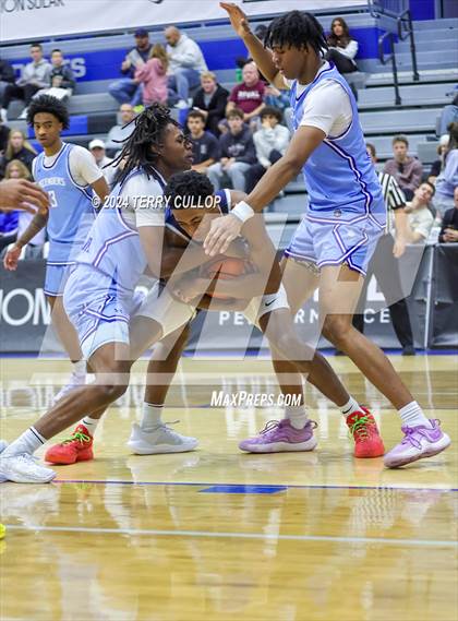 Thumbnail 2 in IMG Academy vs. LA Lumiere (5 for the Fight National Hoopfest) photogallery.