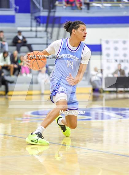 Thumbnail 1 in IMG Academy vs. LA Lumiere (5 for the Fight National Hoopfest) photogallery.