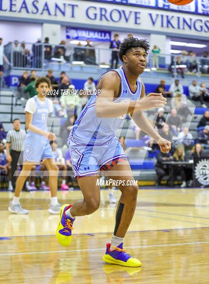 Thumbnail 3 in IMG Academy vs. LA Lumiere (5 for the Fight National Hoopfest) photogallery.