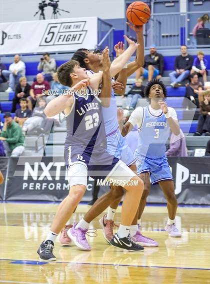 Thumbnail 3 in IMG Academy vs. LA Lumiere (5 for the Fight National Hoopfest) photogallery.