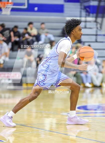 Thumbnail 1 in IMG Academy vs. LA Lumiere (5 for the Fight National Hoopfest) photogallery.