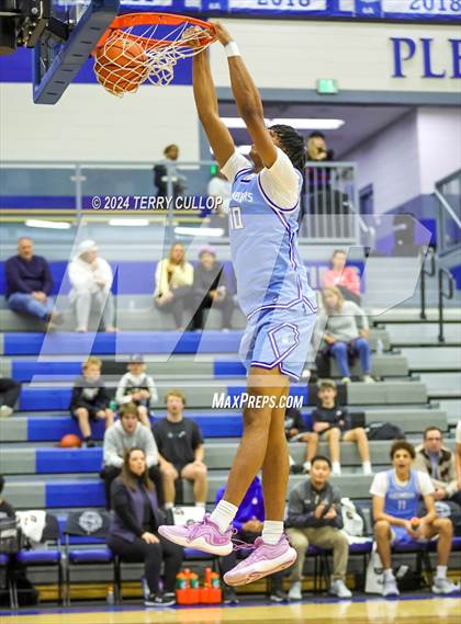 Thumbnail 3 in IMG Academy vs. LA Lumiere (5 for the Fight National Hoopfest) photogallery.