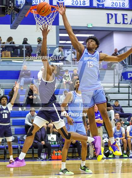 Thumbnail 1 in IMG Academy vs. LA Lumiere (5 for the Fight National Hoopfest) photogallery.