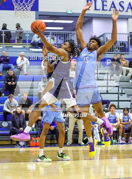 Thumbnail 1 in IMG Academy vs. LA Lumiere (5 for the Fight National Hoopfest) photogallery.