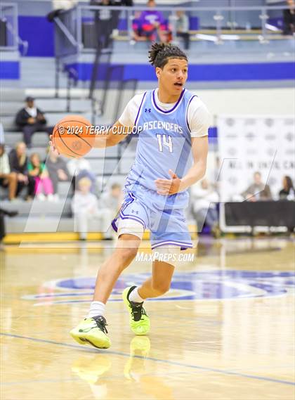 Thumbnail 3 in IMG Academy vs. LA Lumiere (5 for the Fight National Hoopfest) photogallery.