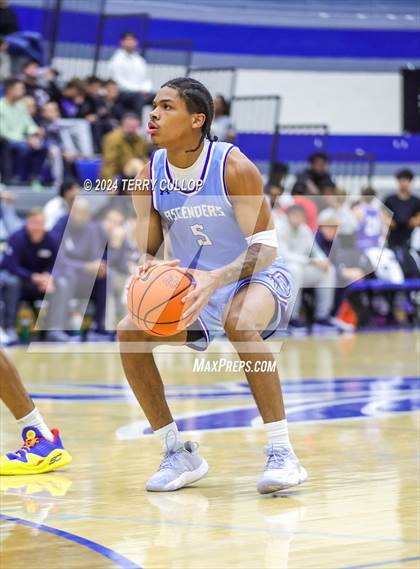Thumbnail 2 in IMG Academy vs. LA Lumiere (5 for the Fight National Hoopfest) photogallery.