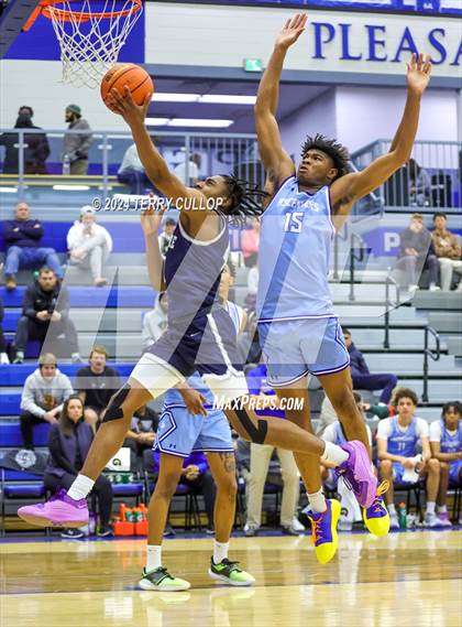 Thumbnail 2 in IMG Academy vs. LA Lumiere (5 for the Fight National Hoopfest) photogallery.