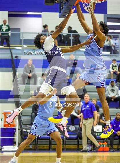 Thumbnail 2 in IMG Academy vs. LA Lumiere (5 for the Fight National Hoopfest) photogallery.