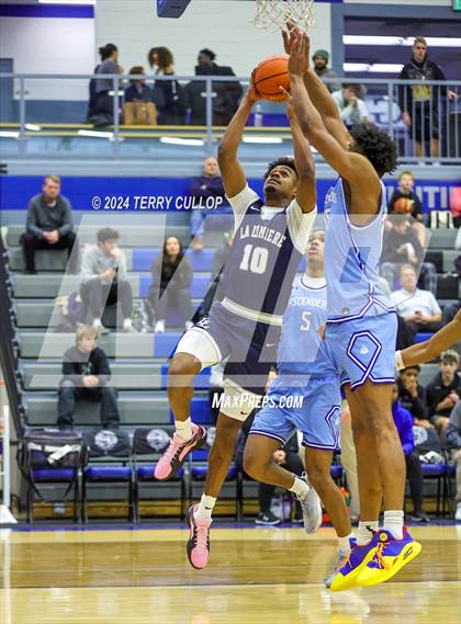 Thumbnail 2 in IMG Academy vs. LA Lumiere (5 for the Fight National Hoopfest) photogallery.