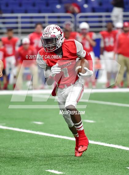 Thumbnail 3 in Salado Vs Bellville (District 4A Div II Round Three) photogallery.