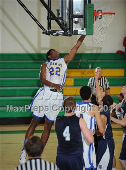 Thumbnail 2 in St. Bernard vs. Marin Catholic (National Prep Classic) photogallery.