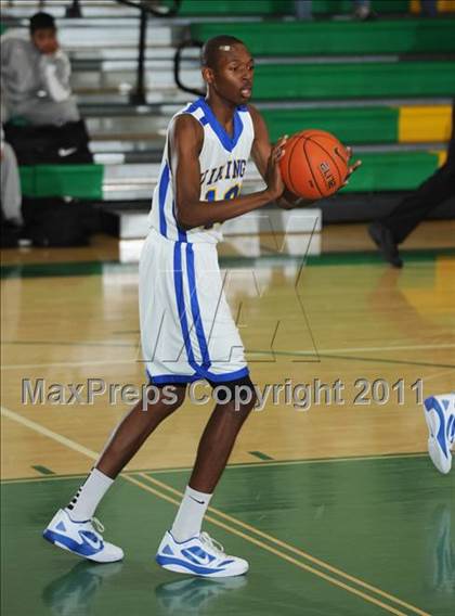 Thumbnail 2 in St. Bernard vs. Marin Catholic (National Prep Classic) photogallery.