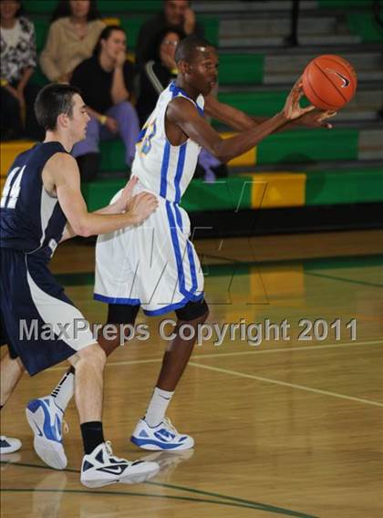 Thumbnail 3 in St. Bernard vs. Marin Catholic (National Prep Classic) photogallery.