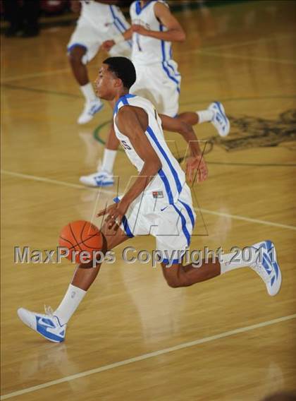 Thumbnail 2 in St. Bernard vs. Marin Catholic (National Prep Classic) photogallery.