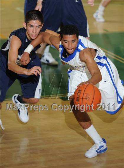 Thumbnail 3 in St. Bernard vs. Marin Catholic (National Prep Classic) photogallery.