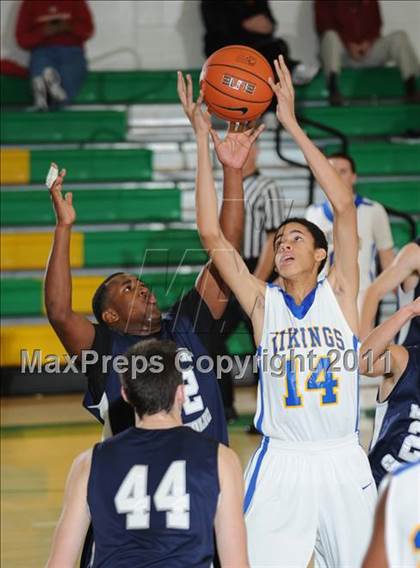 Thumbnail 1 in St. Bernard vs. Marin Catholic (National Prep Classic) photogallery.