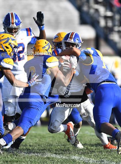 Thumbnail 3 in East St. Louis @ Crete-Monee (IHSA Class 6A Semifinal) photogallery.