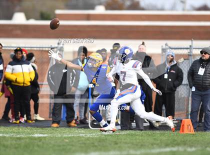 Thumbnail 2 in East St. Louis @ Crete-Monee (IHSA Class 6A Semifinal) photogallery.
