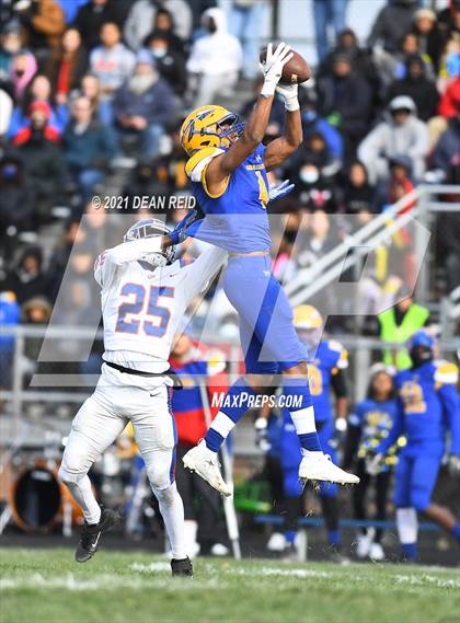 Thumbnail 3 in East St. Louis @ Crete-Monee (IHSA Class 6A Semifinal) photogallery.