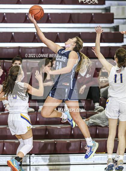 Thumbnail 2 in Ursuline vs Mahopac (Slam Dunk Showcase) photogallery.