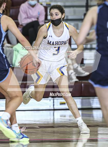 Thumbnail 2 in Ursuline vs Mahopac (Slam Dunk Showcase) photogallery.
