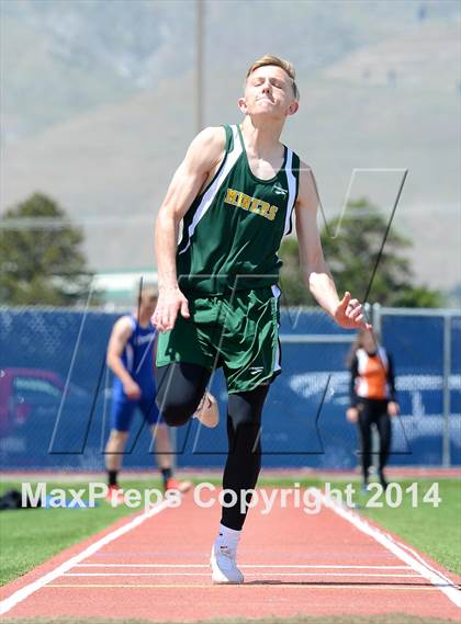 Thumbnail 1 in NIAA Northern Nevada D1 Regional Qualifying Meet  photogallery.