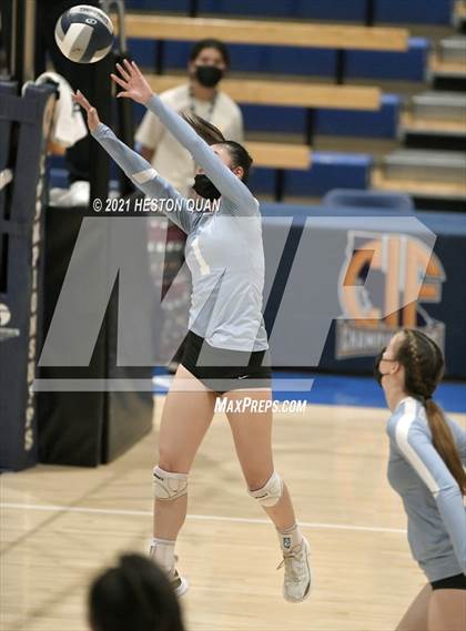 Thumbnail 2 in Hillsdale vs. Harvard-Westlake (CIF State D1 Final) photogallery.