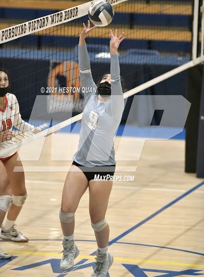 Thumbnail 3 in Hillsdale vs. Harvard-Westlake (CIF State D1 Final) photogallery.