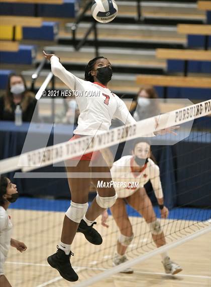 Thumbnail 2 in Hillsdale vs. Harvard-Westlake (CIF State D1 Final) photogallery.
