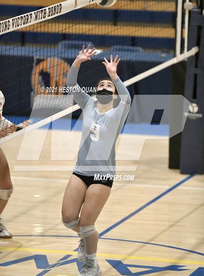 Thumbnail 2 in Hillsdale vs. Harvard-Westlake (CIF State D1 Final) photogallery.