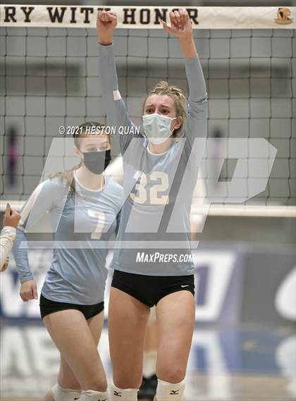Thumbnail 3 in Hillsdale vs. Harvard-Westlake (CIF State D1 Final) photogallery.