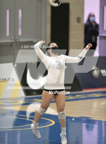 Thumbnail 3 in Hillsdale vs. Harvard-Westlake (CIF State D1 Final) photogallery.