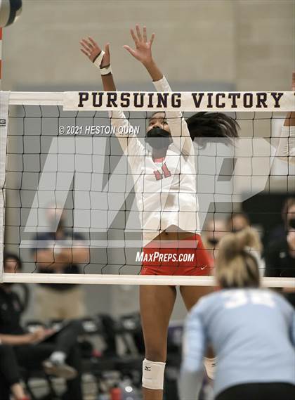 Thumbnail 1 in Hillsdale vs. Harvard-Westlake (CIF State D1 Final) photogallery.