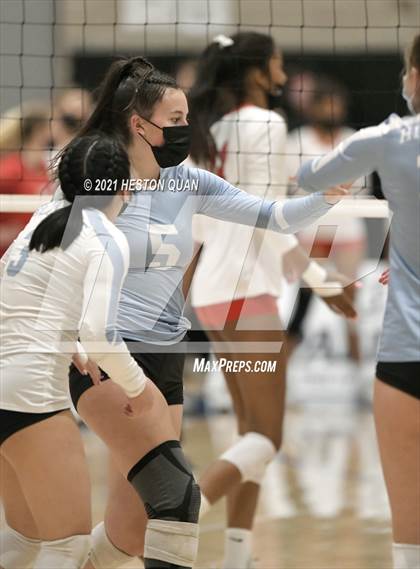Thumbnail 2 in Hillsdale vs. Harvard-Westlake (CIF State D1 Final) photogallery.