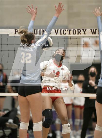 Thumbnail 1 in Hillsdale vs. Harvard-Westlake (CIF State D1 Final) photogallery.