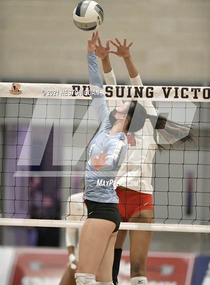 Thumbnail 3 in Hillsdale vs. Harvard-Westlake (CIF State D1 Final) photogallery.