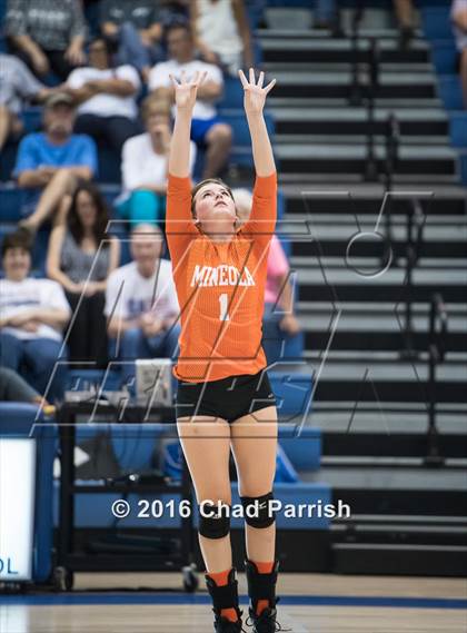 Thumbnail 2 in Mineola @ Rains photogallery.