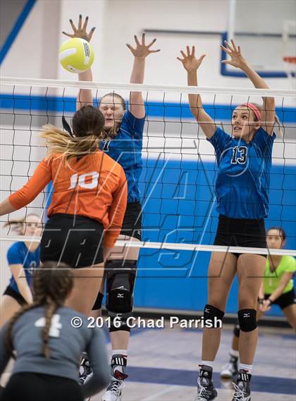 Thumbnail 2 in Mineola @ Rains photogallery.