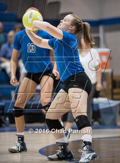 Thumbnail 2 in Mineola @ Rains photogallery.
