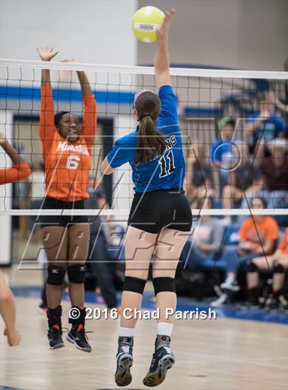 Thumbnail 3 in Mineola @ Rains photogallery.