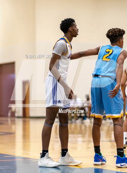 Thumbnail 1 in First Colonial @ Oscar Smith  photogallery.