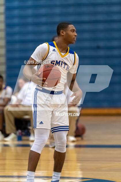 Thumbnail 1 in First Colonial @ Oscar Smith  photogallery.