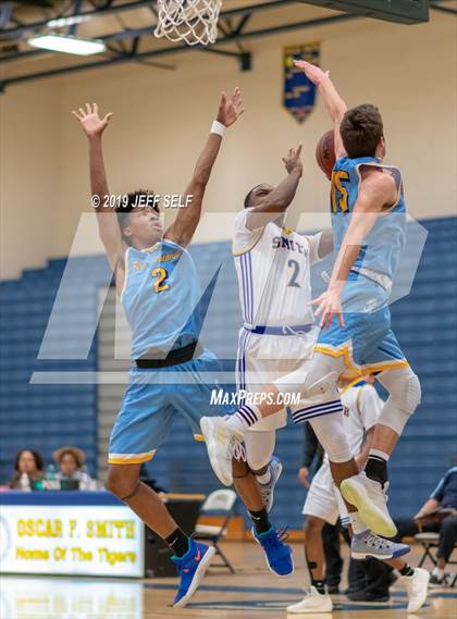 Thumbnail 1 in First Colonial @ Oscar Smith  photogallery.