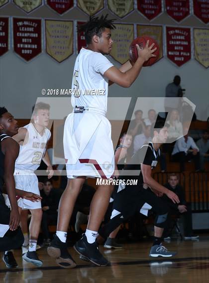 Thumbnail 3 in Calabasas @ Oaks Christian photogallery.