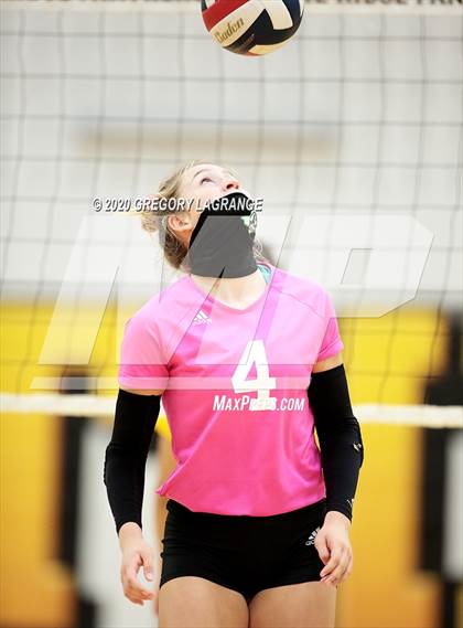 Thumbnail 2 in Carroll vs Fossil Ridge photogallery.