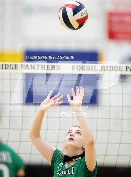 Thumbnail 2 in Carroll vs Fossil Ridge photogallery.