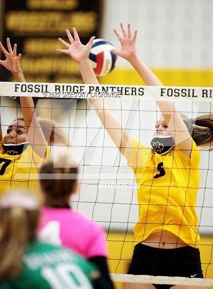 Thumbnail 2 in Carroll vs Fossil Ridge photogallery.