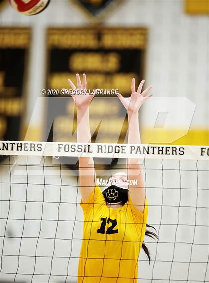 Thumbnail 3 in Carroll vs Fossil Ridge photogallery.