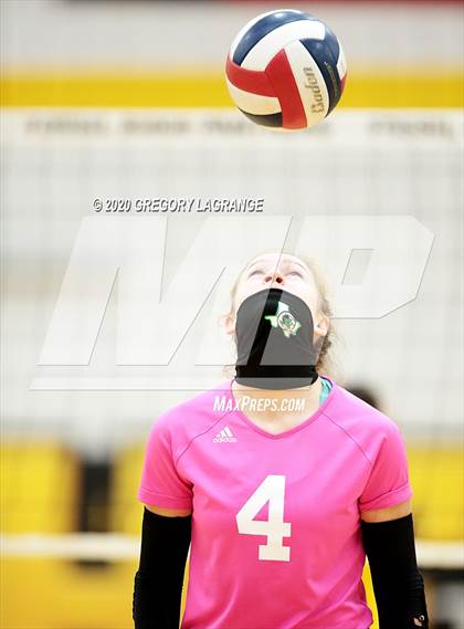 Thumbnail 2 in Carroll vs Fossil Ridge photogallery.