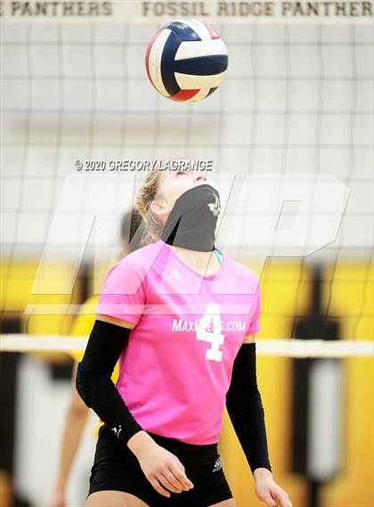 Thumbnail 3 in Carroll vs Fossil Ridge photogallery.